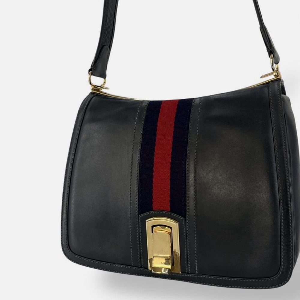 Vintage 🇮🇹 Gucci Sherri Line Bag